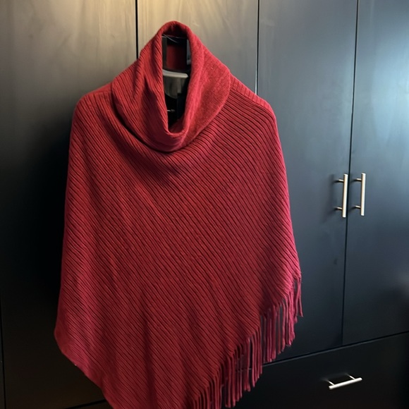 Burgundy Poncho - Picture 4 of 6